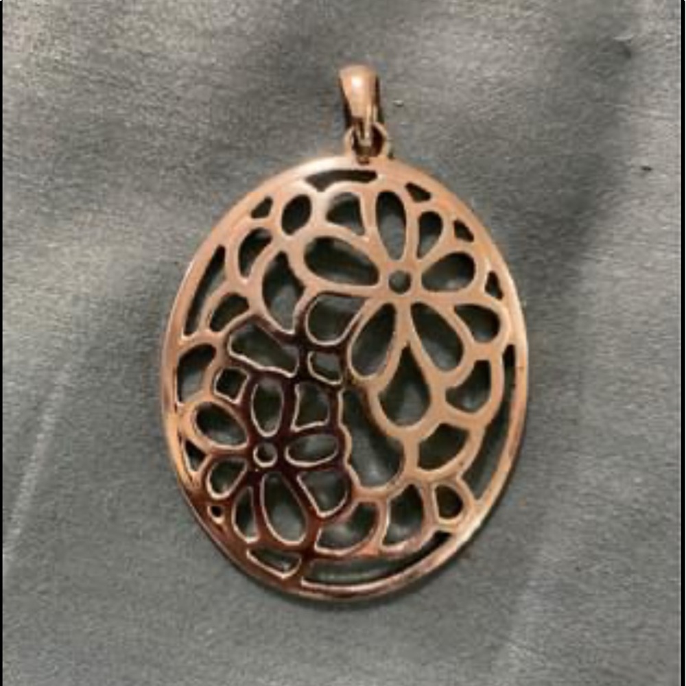 🔴 Silver Oval Pendant